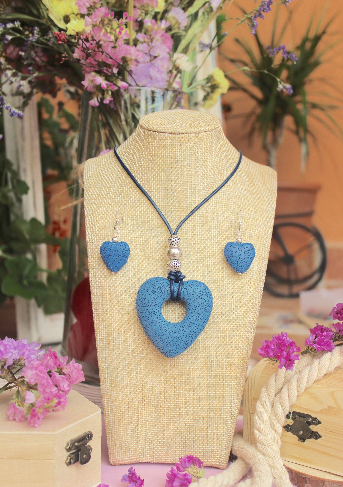 Collar magma corazón