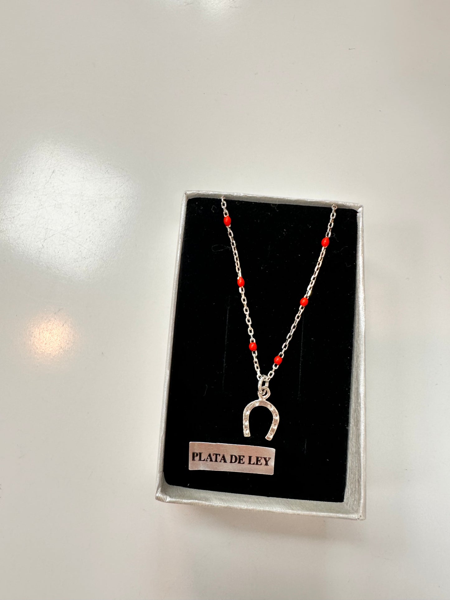 Collar Plata de Ley 925 herradura detalles rojos