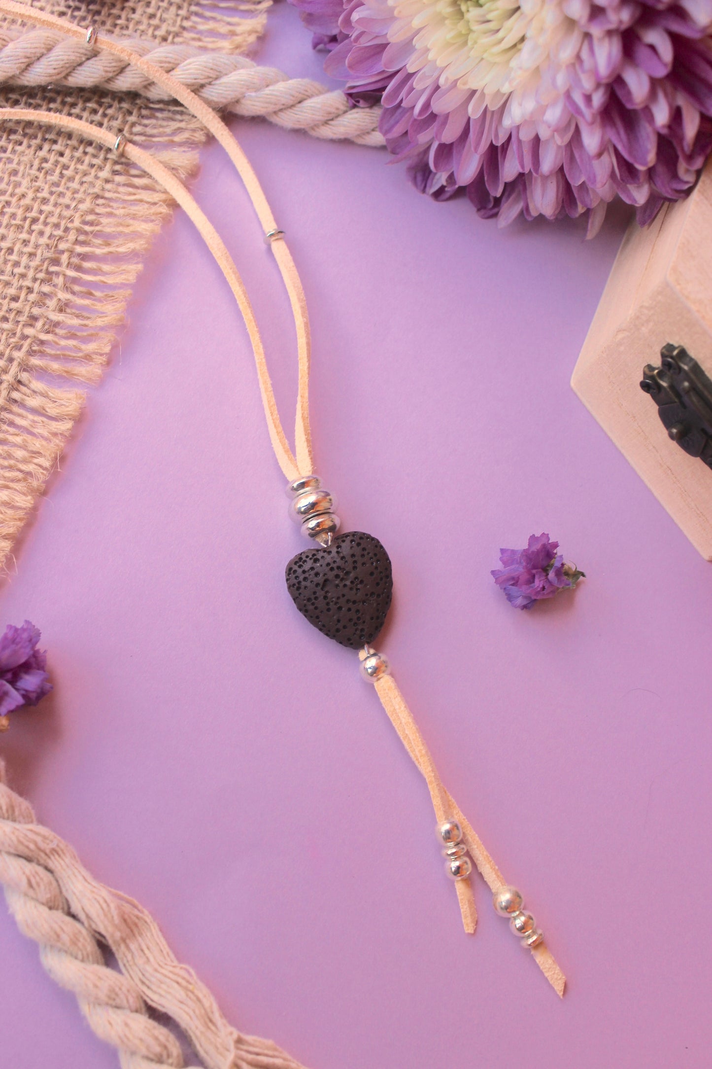 Collar magmita largo