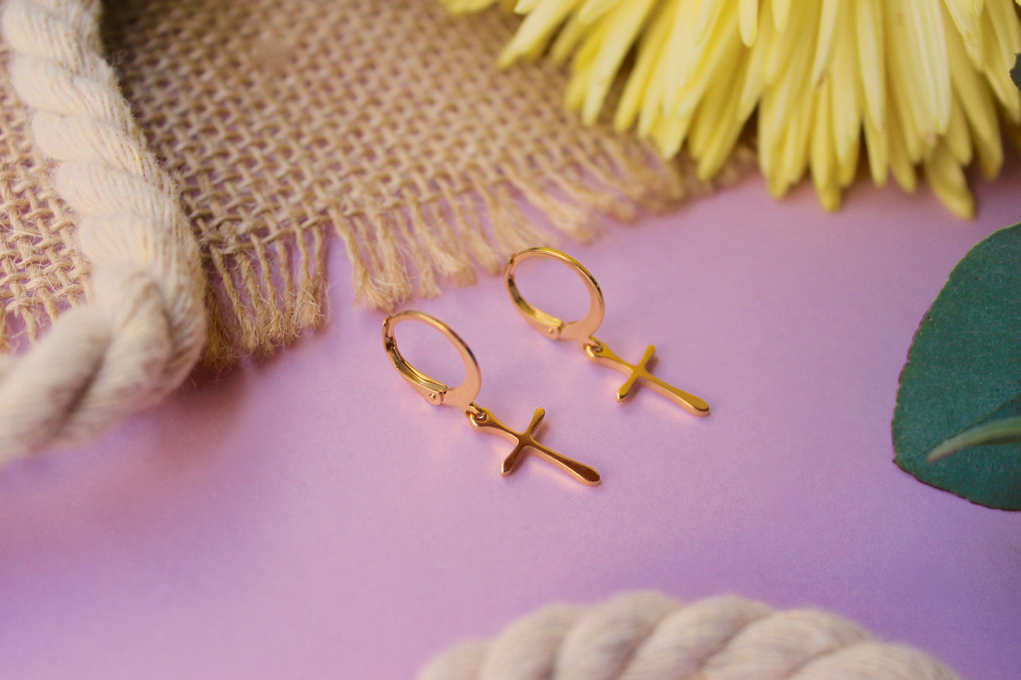 Pendientes cruz dorados