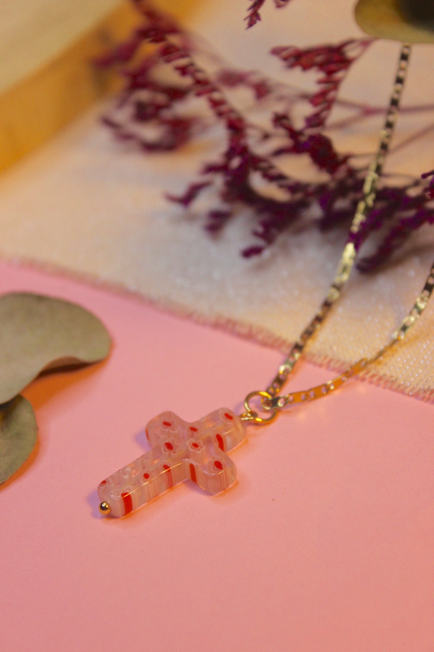 Colgante cruz cristal blanca