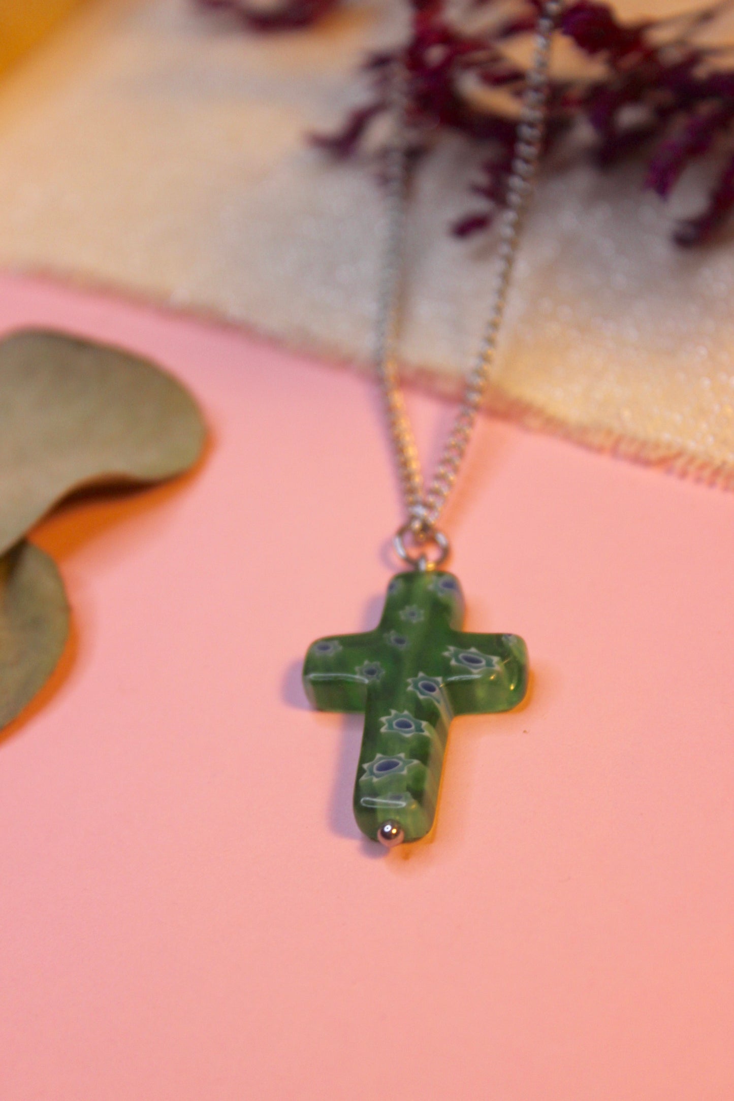 Colgante cruz cristal verde