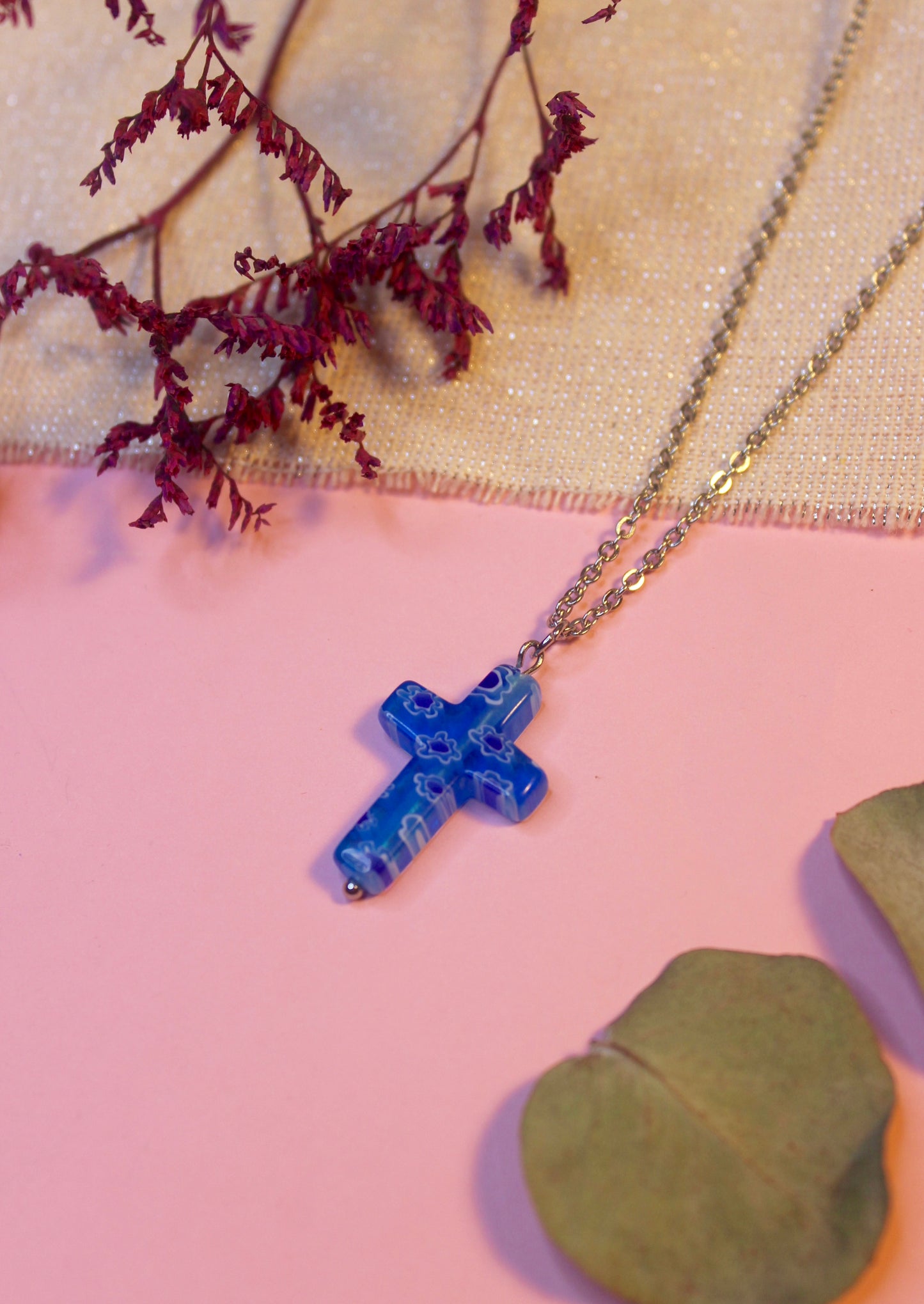 Colgante cruz cristal azul claro