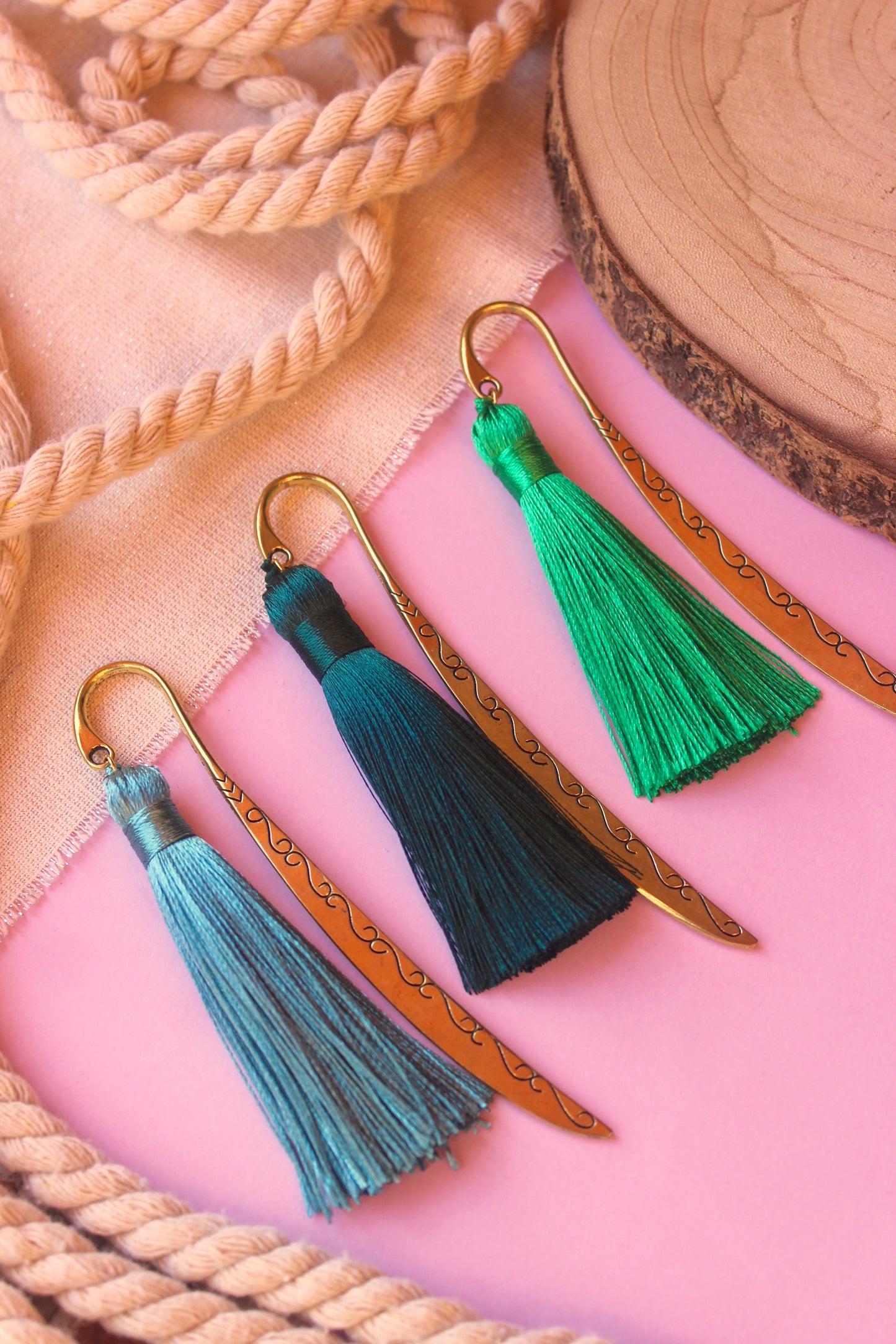 Marca páginas Borla dorado