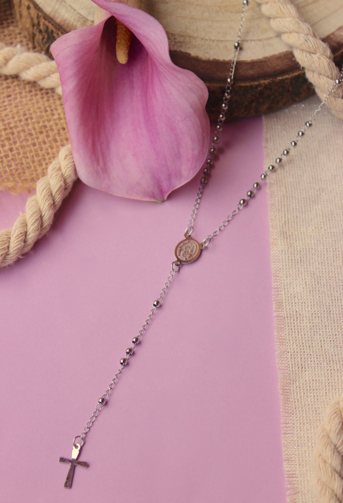 Collar rosario plateado
