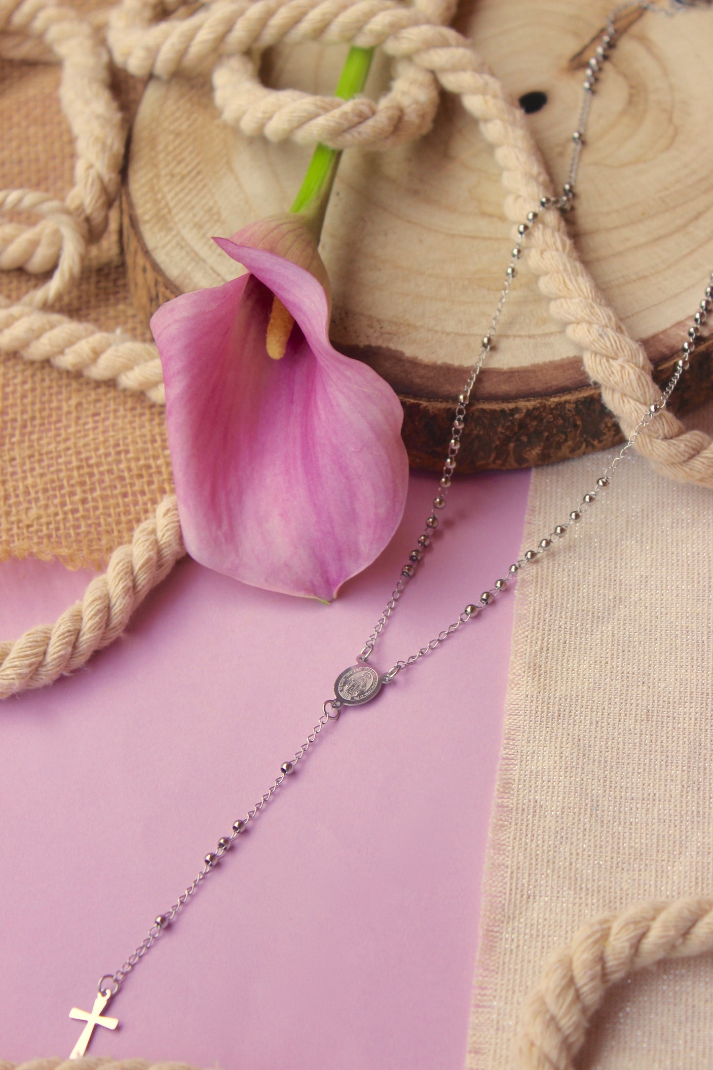Collar rosario plateado
