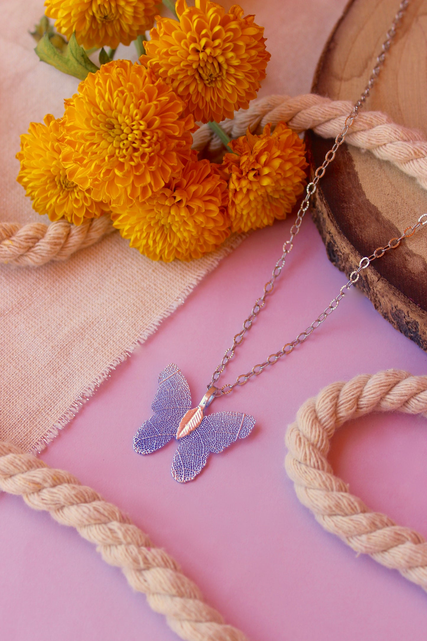 Collar mariposa azul