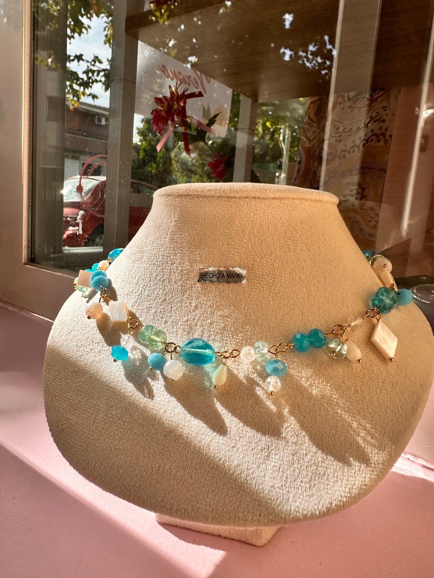 Collar Sexteen azul dorado