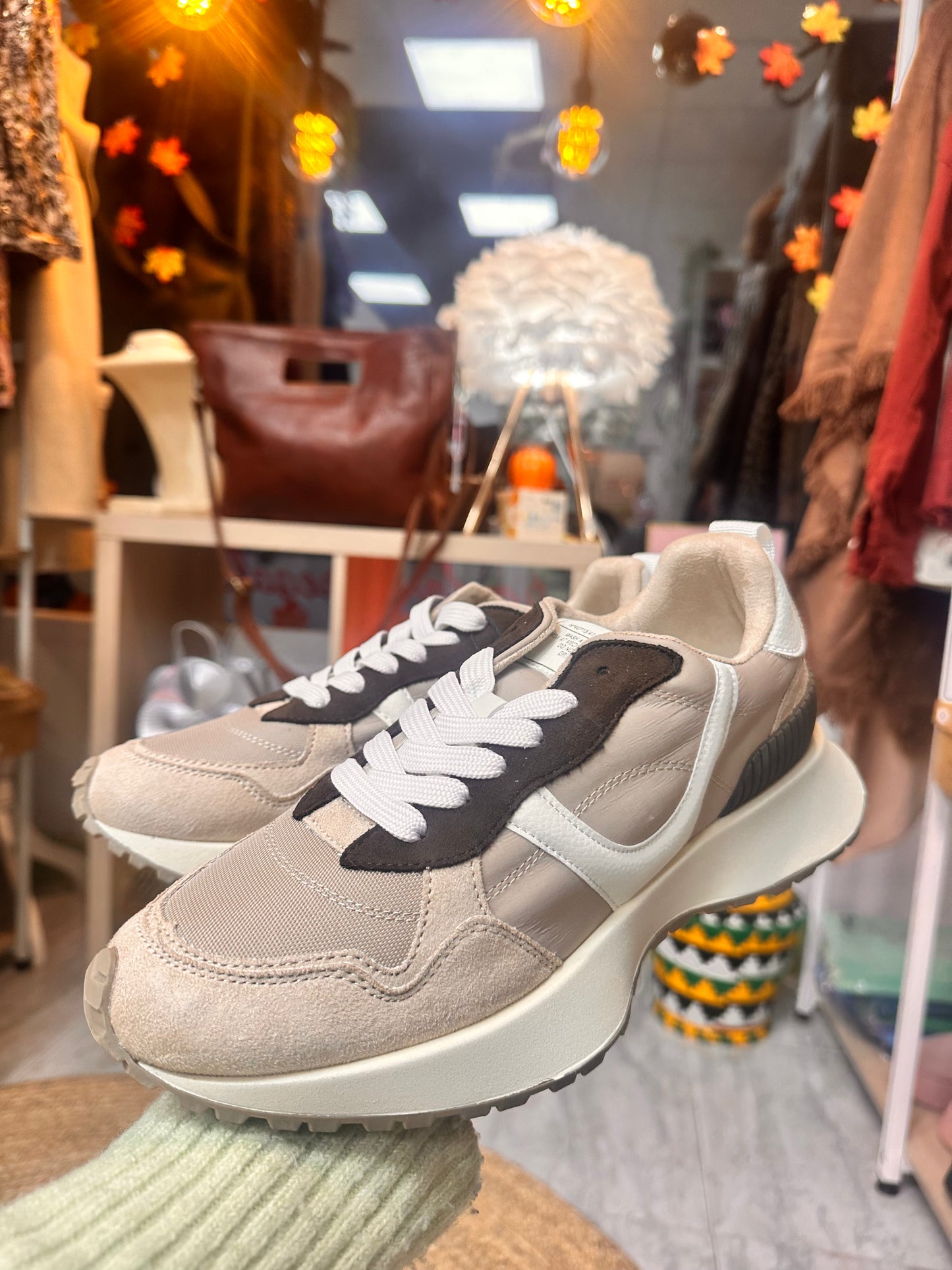 Deportivas beige de tonos marrones