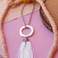 Collar borla blanco