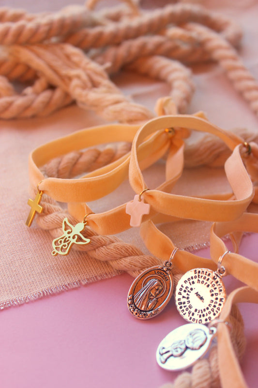 Pulseras comuniones crema